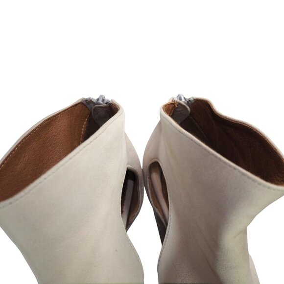 Free People Wilder Pointed Toe Ankle Booties Women's 8/38 Cream Nubuck Leather - Picture 11 of 11